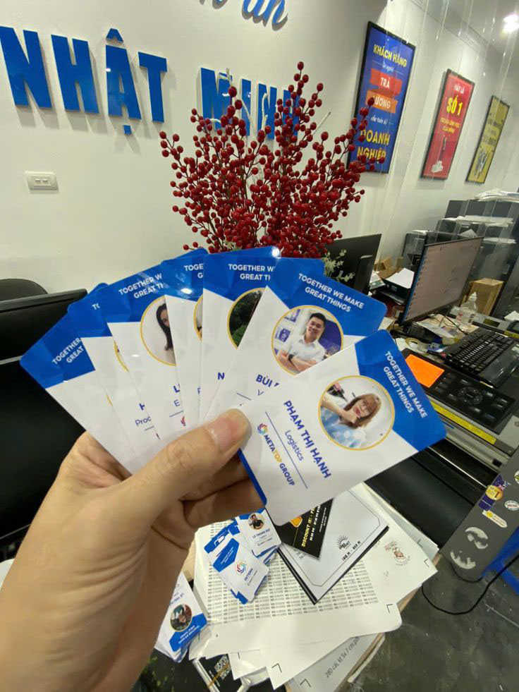 Mẫu thẻ nhựa nhân viên
