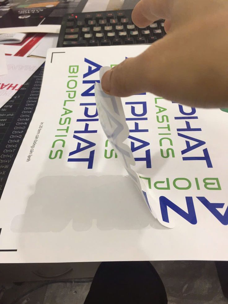 In tem decal bế theo hình