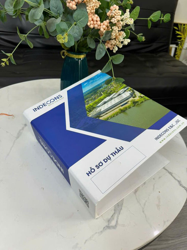 Kẹp file bìa bồi còng sắt sử dụng trong lưu mẫu sản phẩm