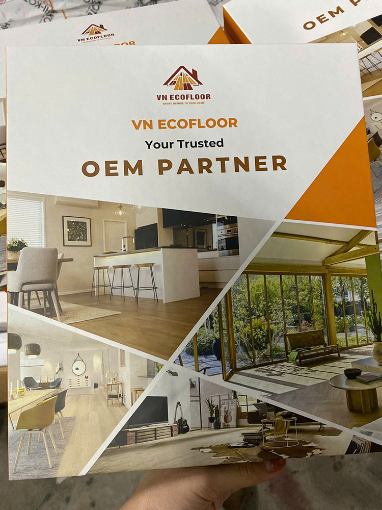 Kẹp file bìa bồi còng sắt sử dụng trong lưu mẫu sản phẩm