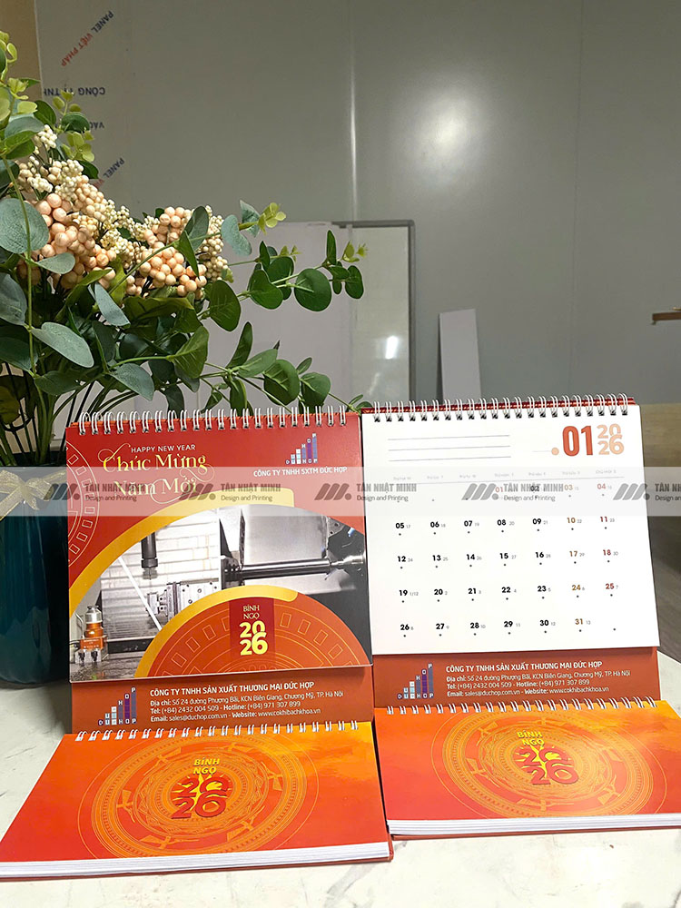 Lịch độc quyền chữ M