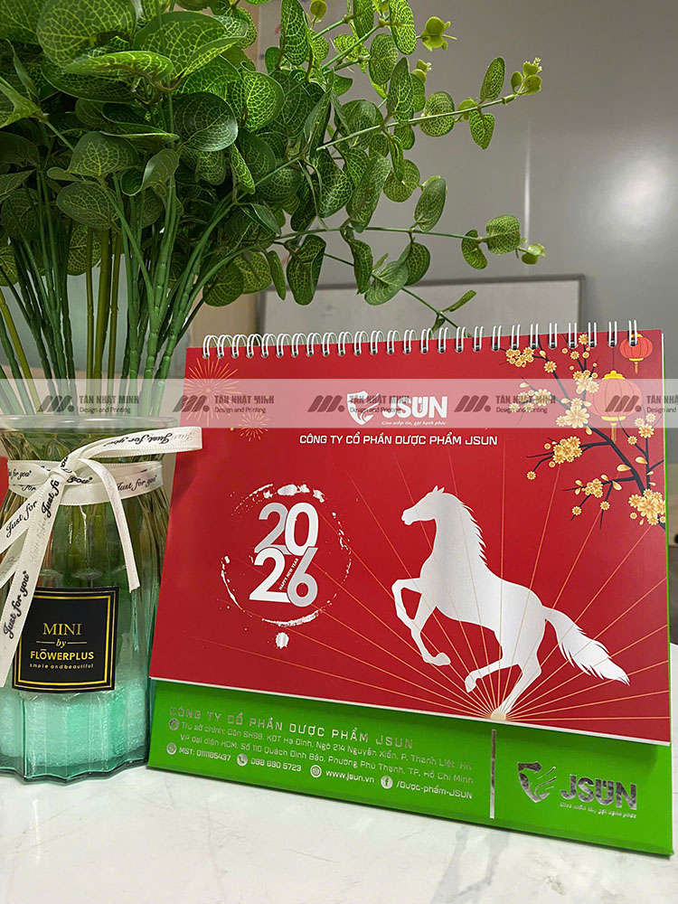 Xu hướng thiết kế lịch Tết Bính Ngọ 2026