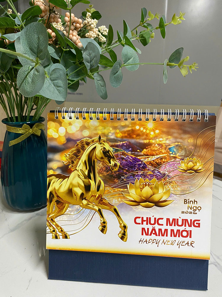 Lịch để bàn phôi sẵn